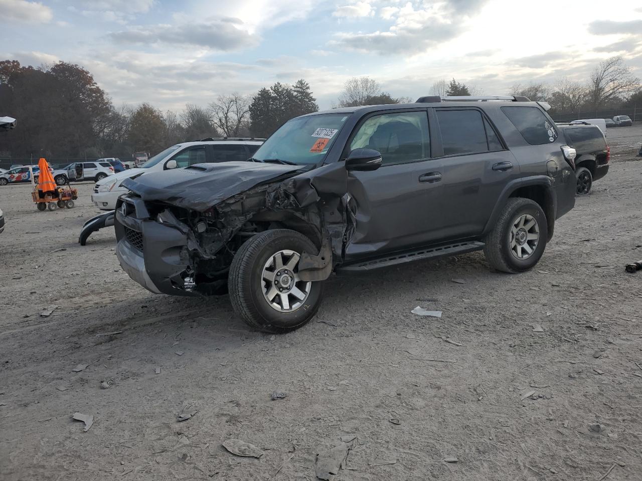 TOYOTA 4RUNNER SR5/SR5 PREMIUM