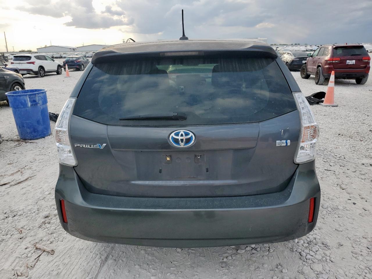 TOYOTA PRIUS V