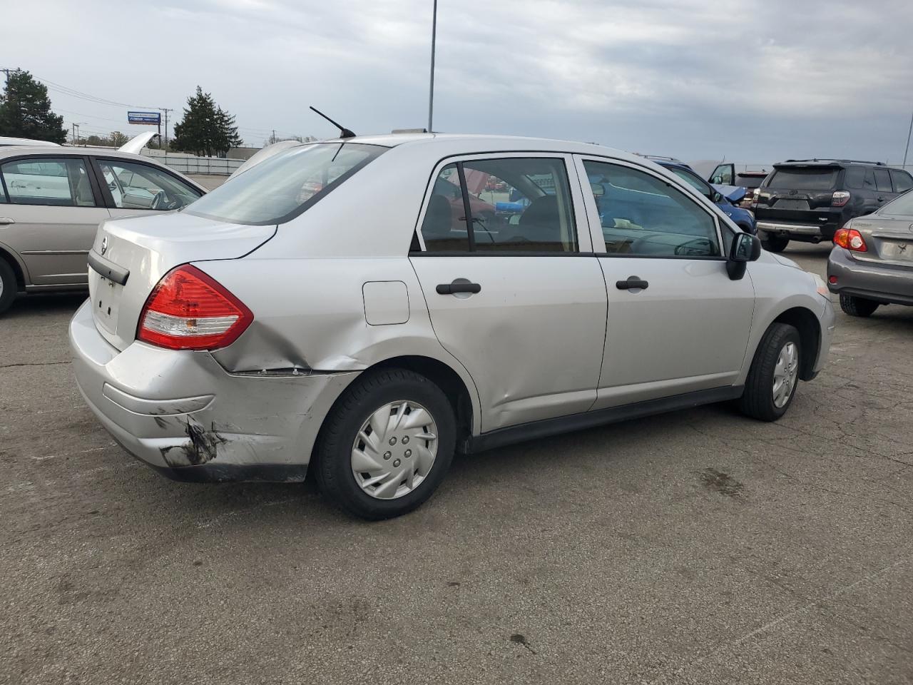 NISSAN VERSA S