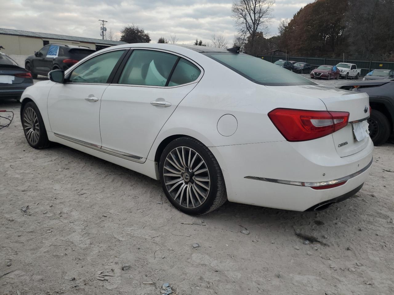 KIA CADENZA PREMIUM