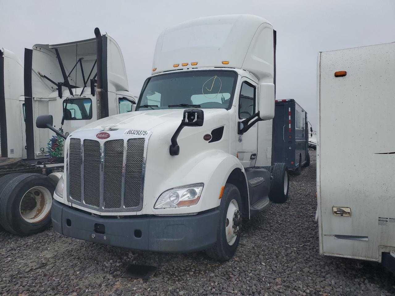 Lot #3290297204 2015 PETERBILT 579