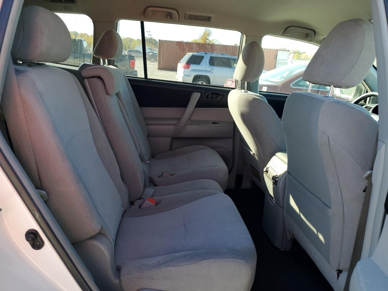 TOYOTA HIGHLANDER BASE