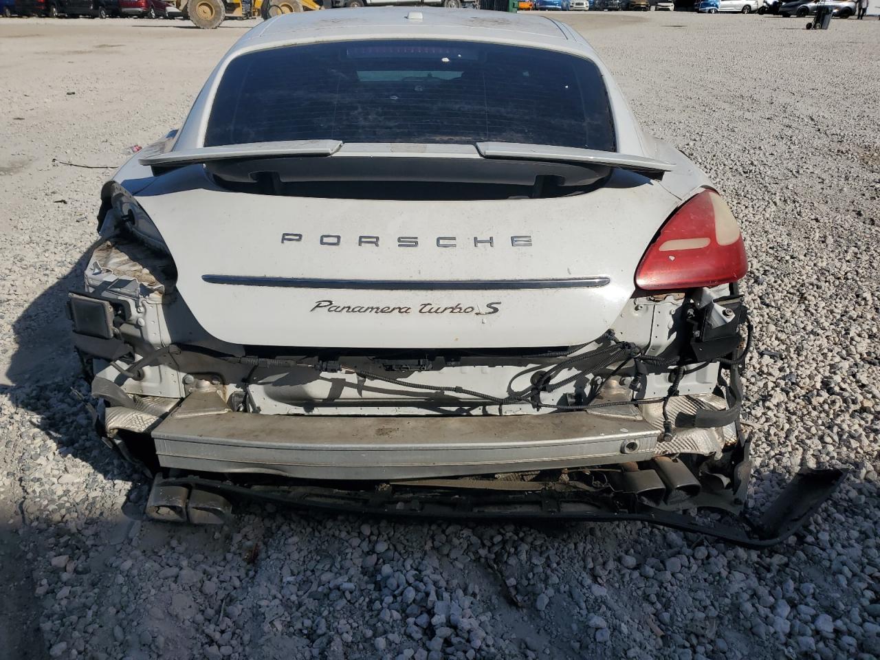 PORSCHE PANAMERA TURBO