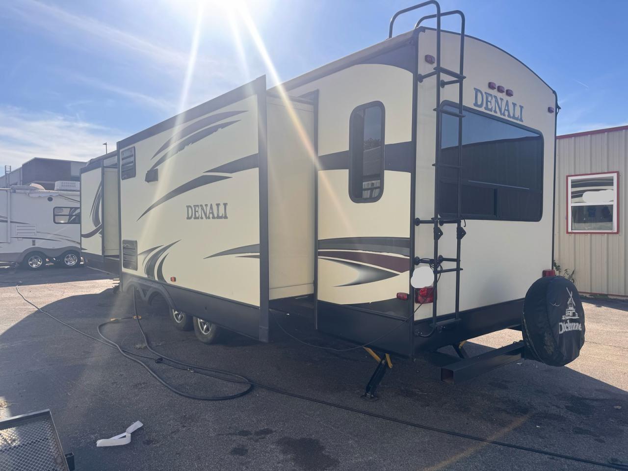 Lot #3283934799 2017 DUTCHMEN DENALILITE