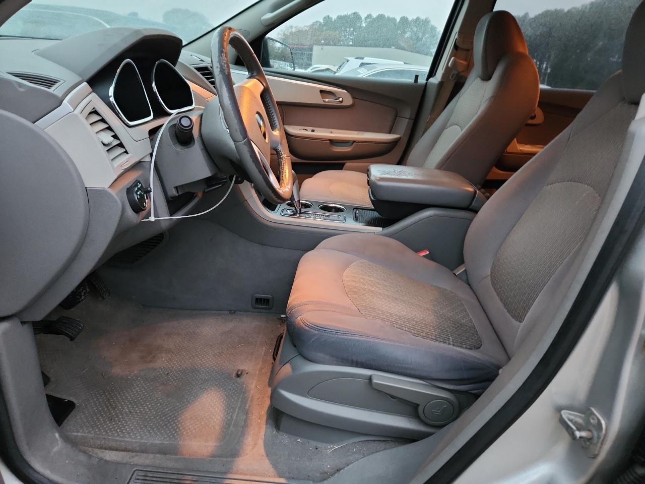 CHEVROLET TRAVERSE LS