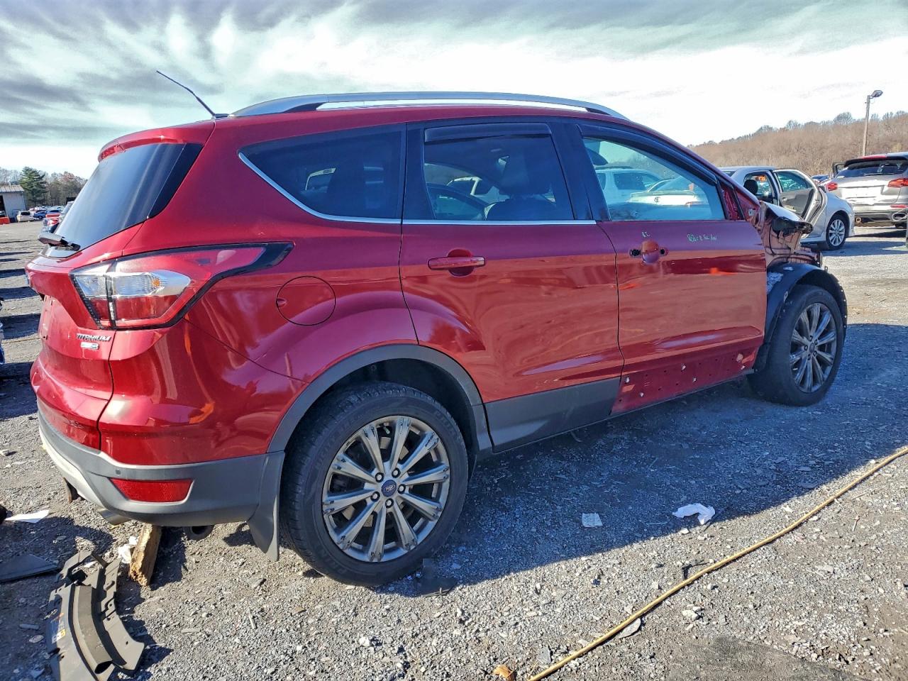 FORD ESCAPE TITANIUM