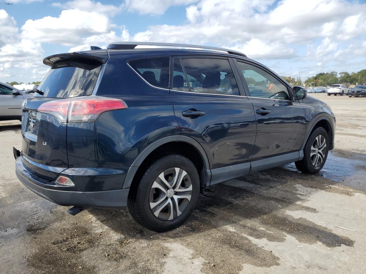 TOYOTA RAV4 LE