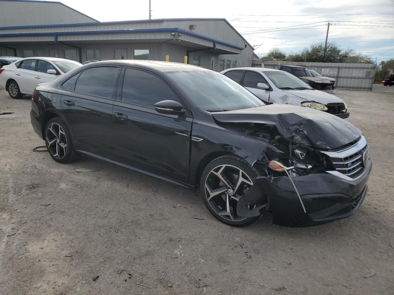 VOLKSWAGEN PASSAT R-LINE