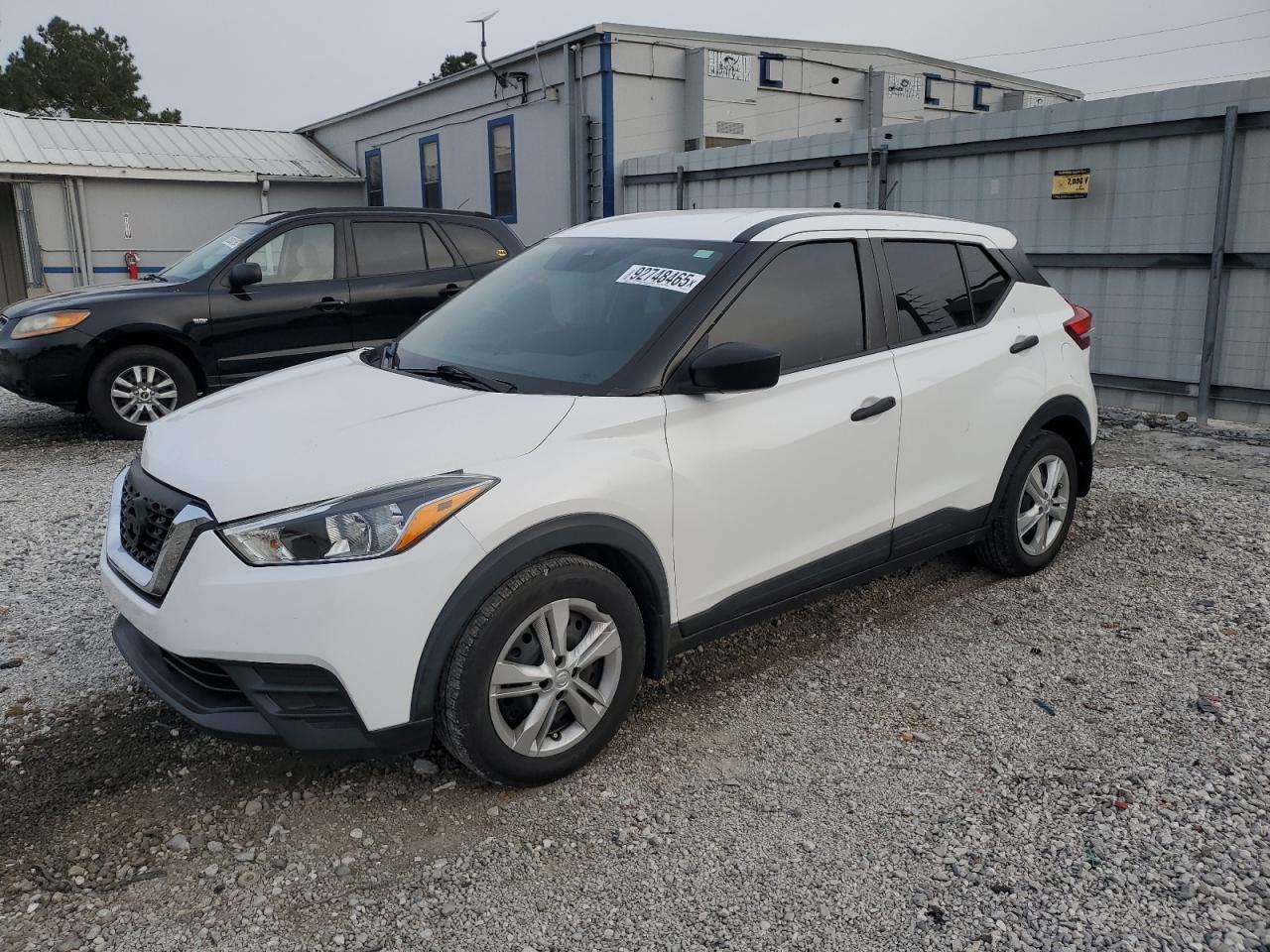 NISSAN KICKS S