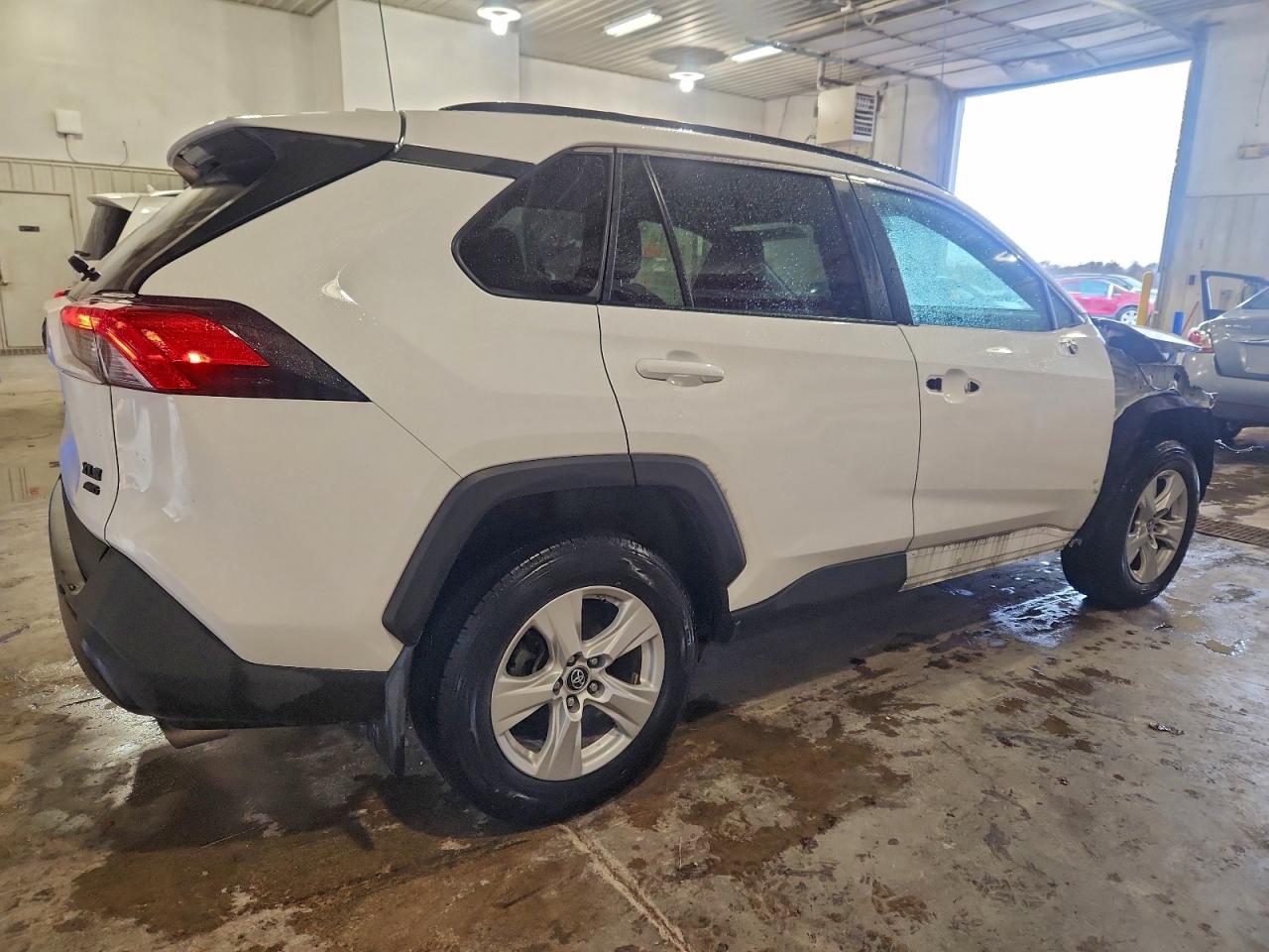 TOYOTA RAV4 XLE