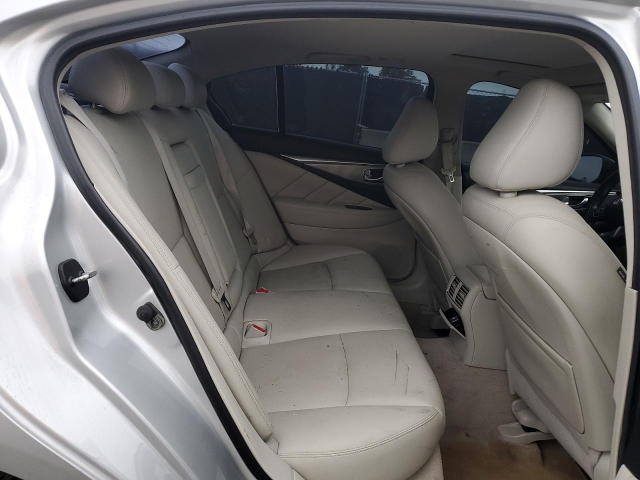 INFINITI Q50 PREMIUM