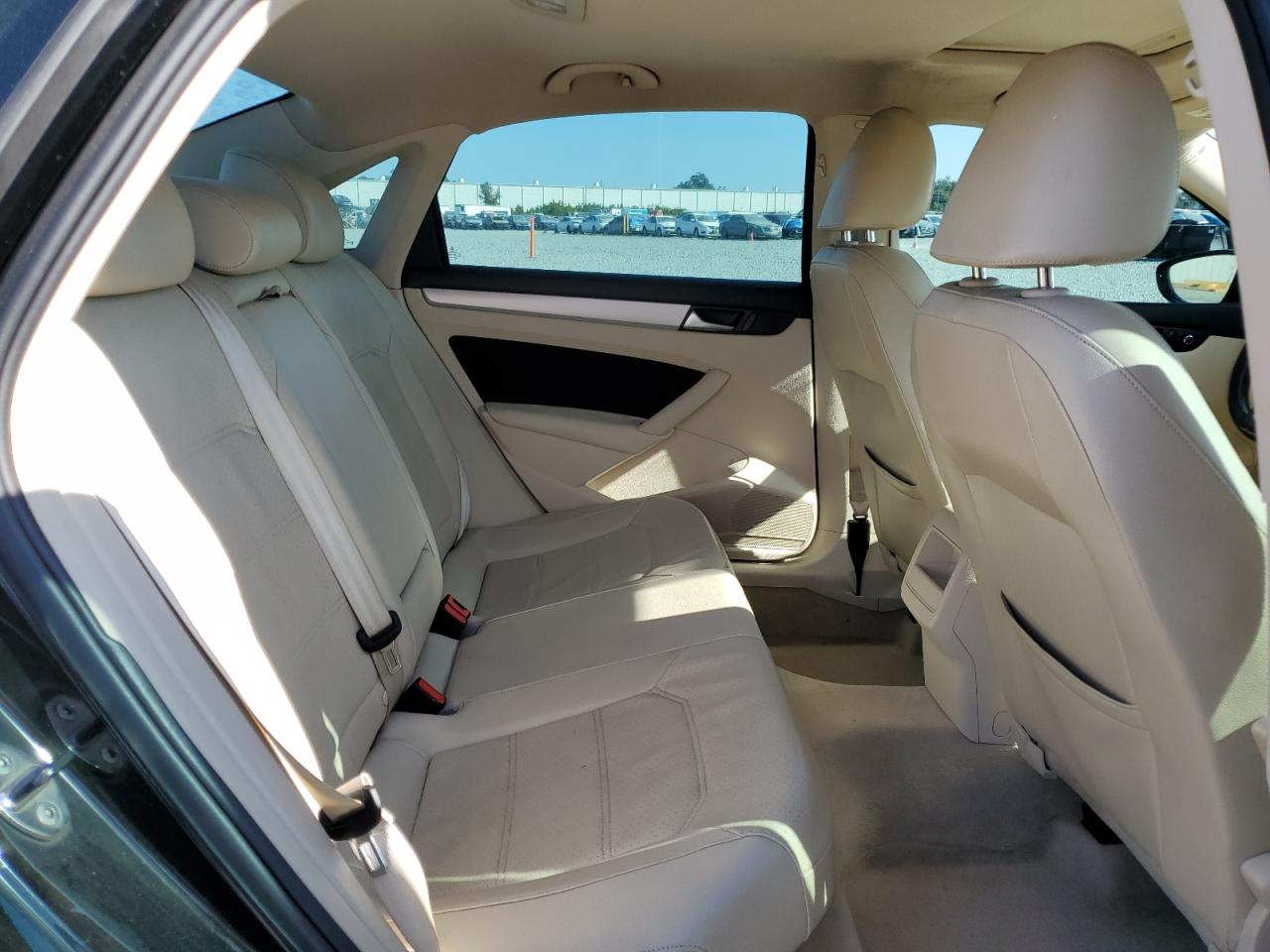 VOLKSWAGEN PASSAT SE