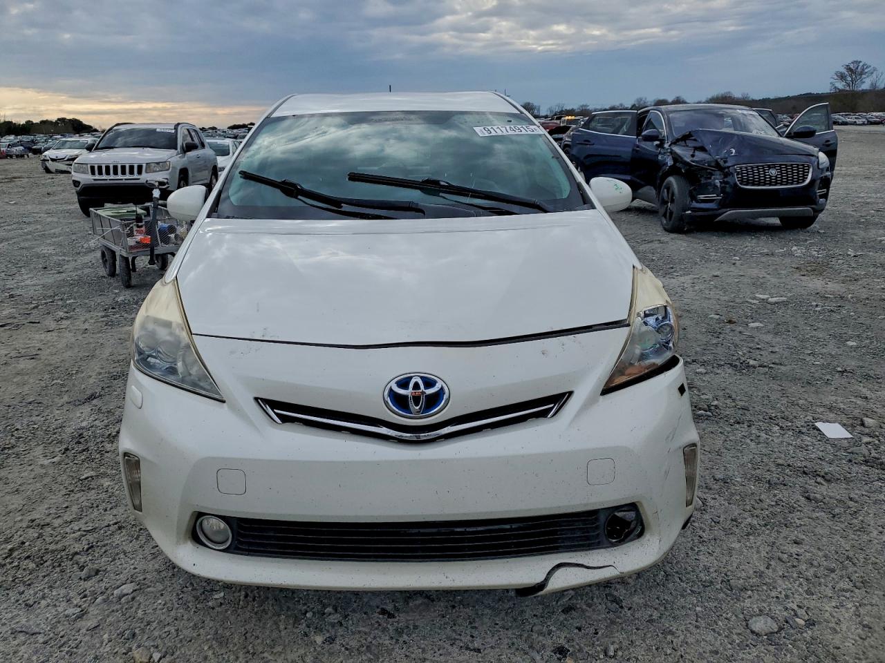 TOYOTA PRIUS V