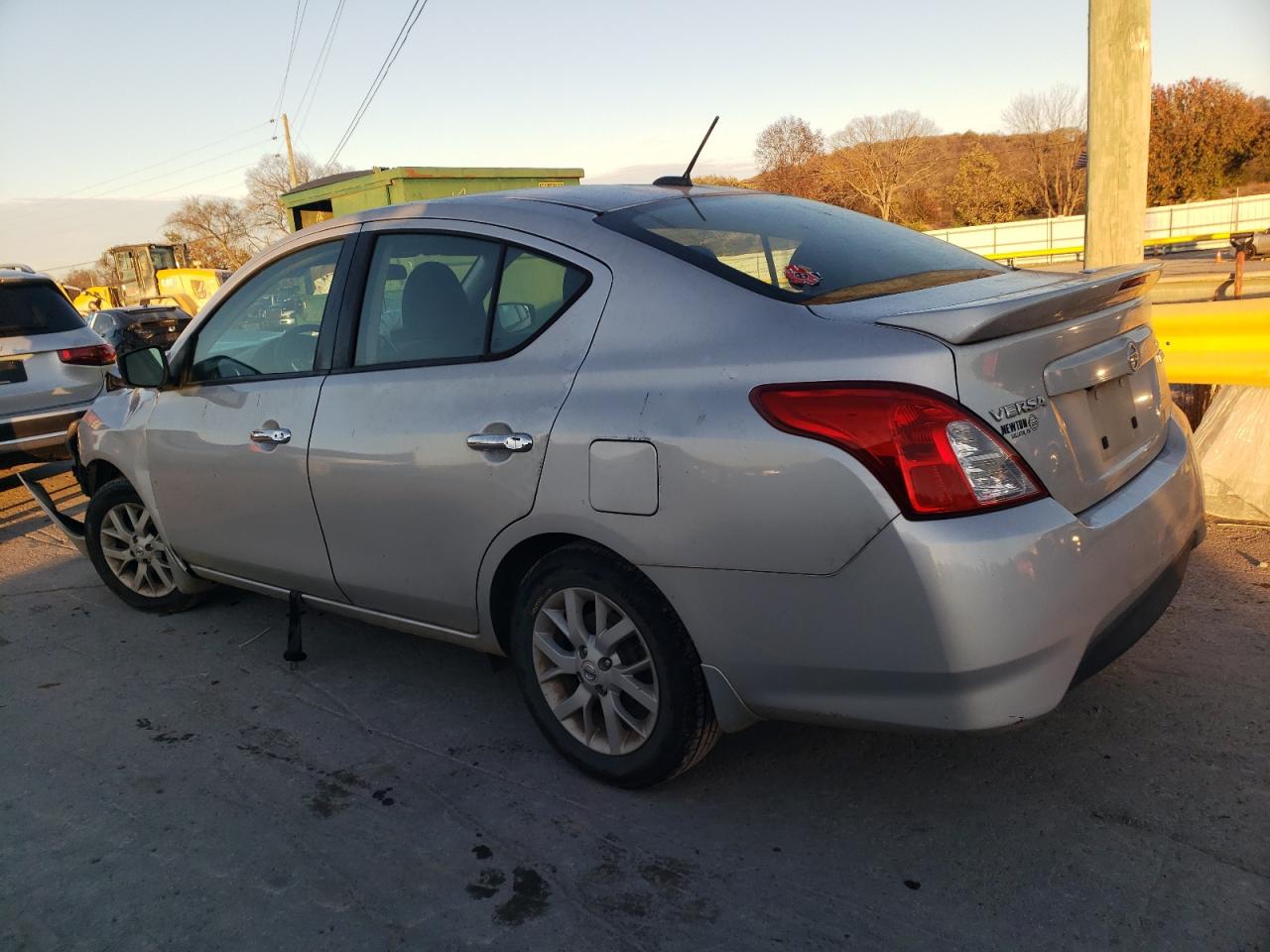 NISSAN VERSA S