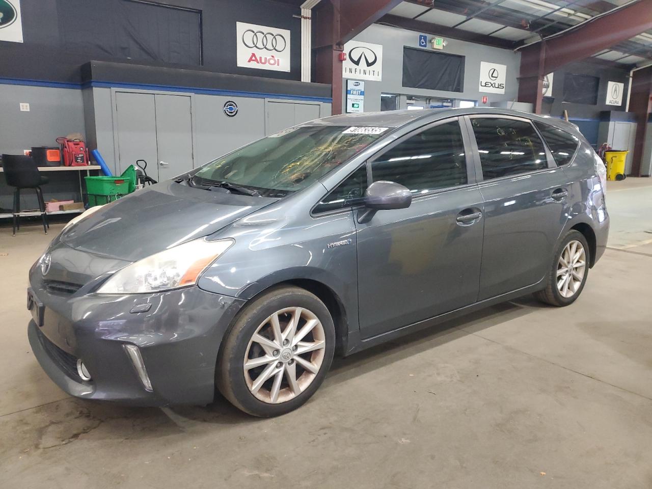 Lot #3311583759 2014 TOYOTA PRIUS V