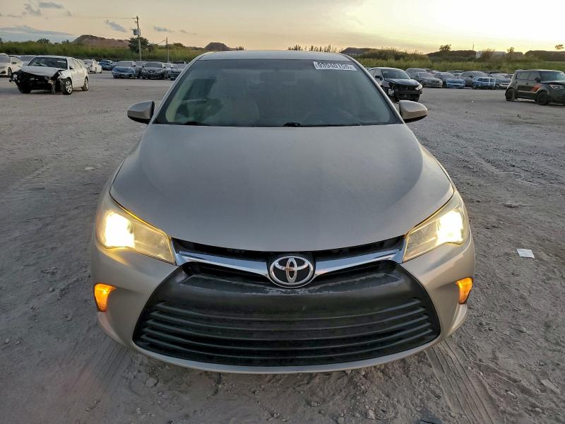 2015 TOYOTA CAMRY LE #3302831937