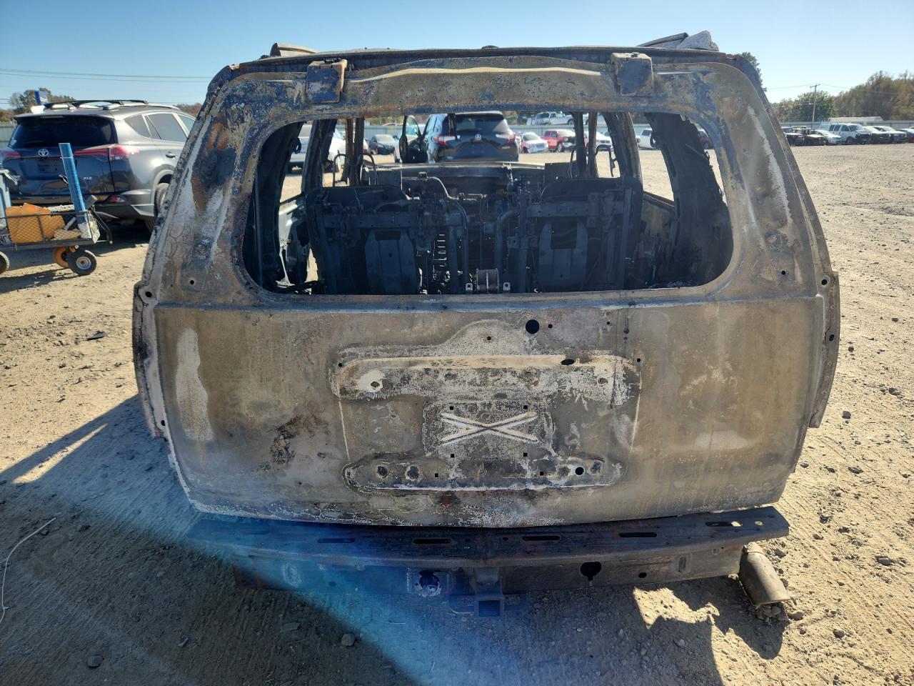 CADILLAC ESCALADE LUXURY