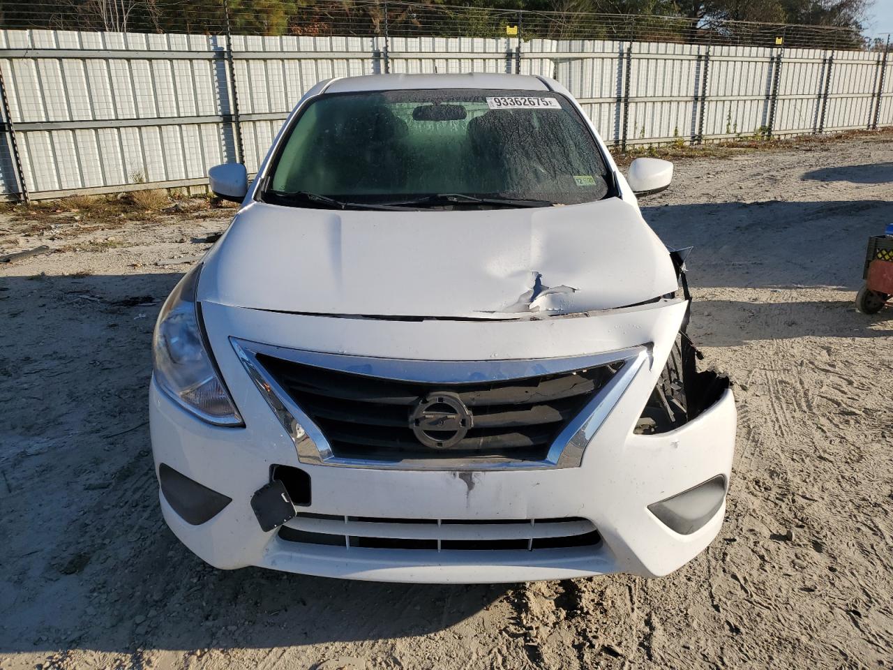 NISSAN VERSA S