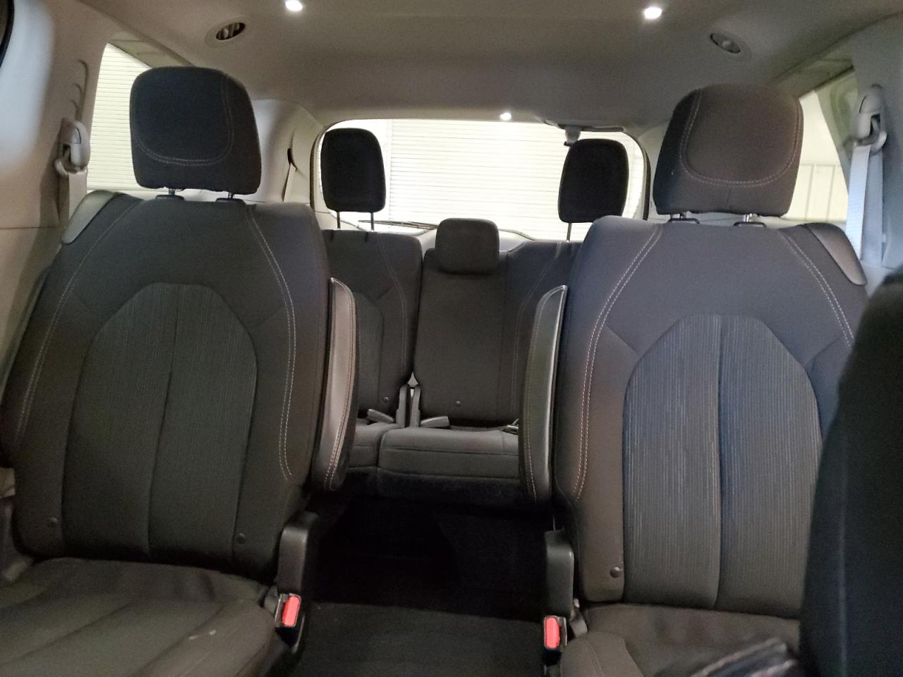 CHRYSLER PACIFICA TOURING