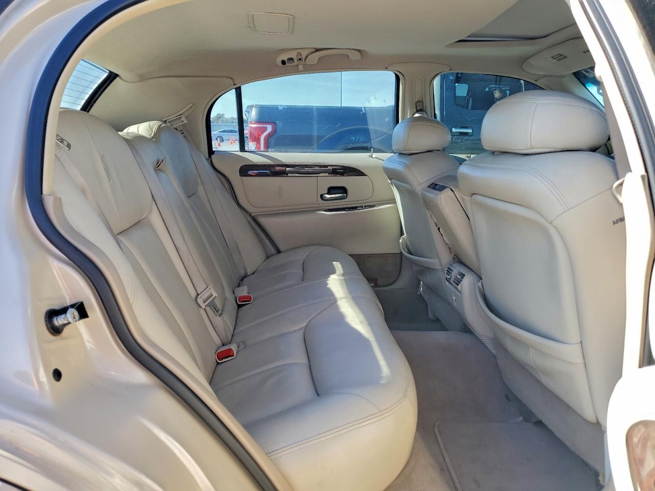Lot #3309292618 2000 LINCOLN TOWN CAR C