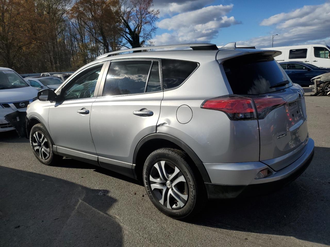 TOYOTA RAV4 LE