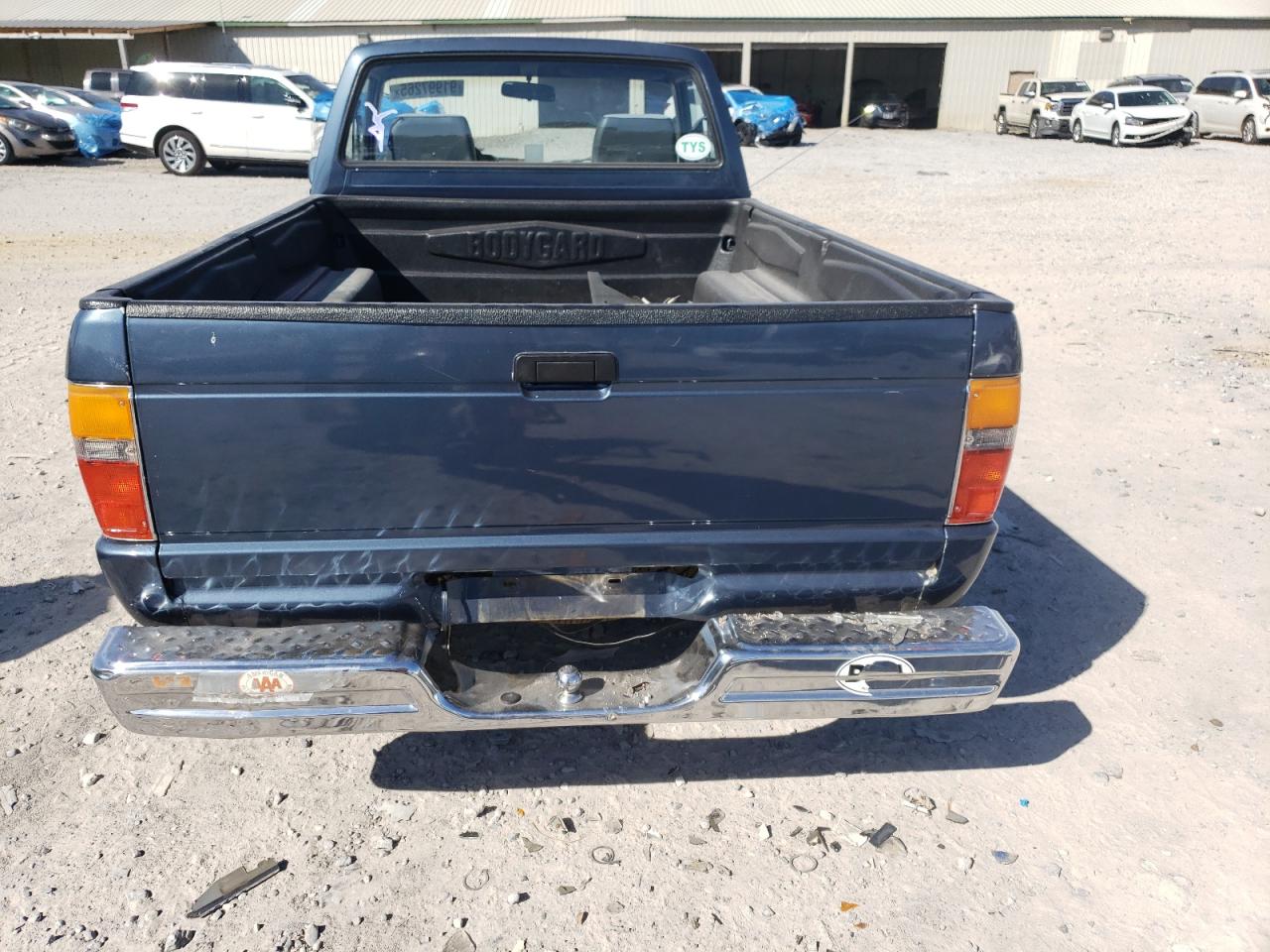 Lot #3308444278 1988 TOYOTA PICKUP 1/2