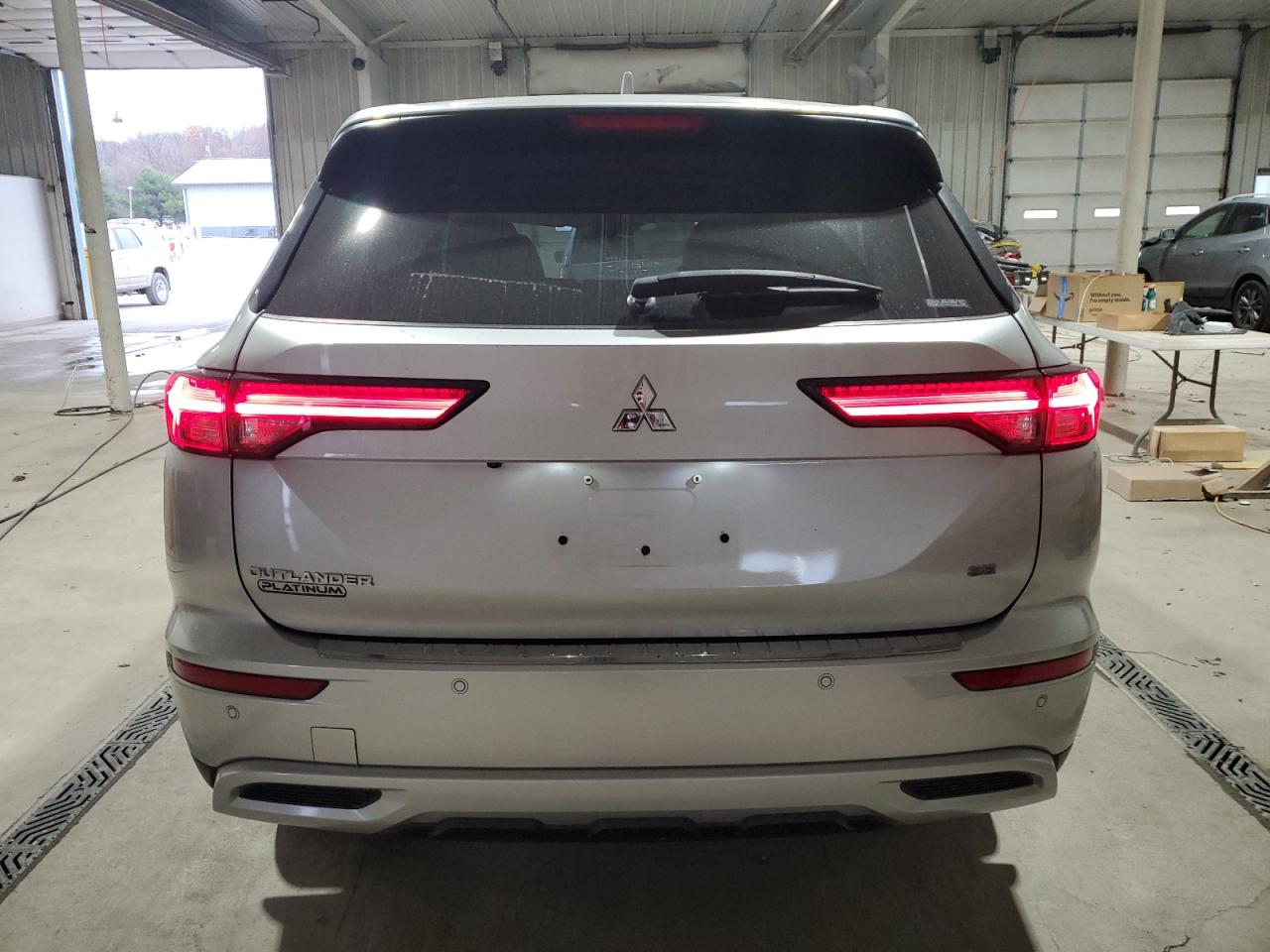 MITSUBISHI OUTLANDER SE