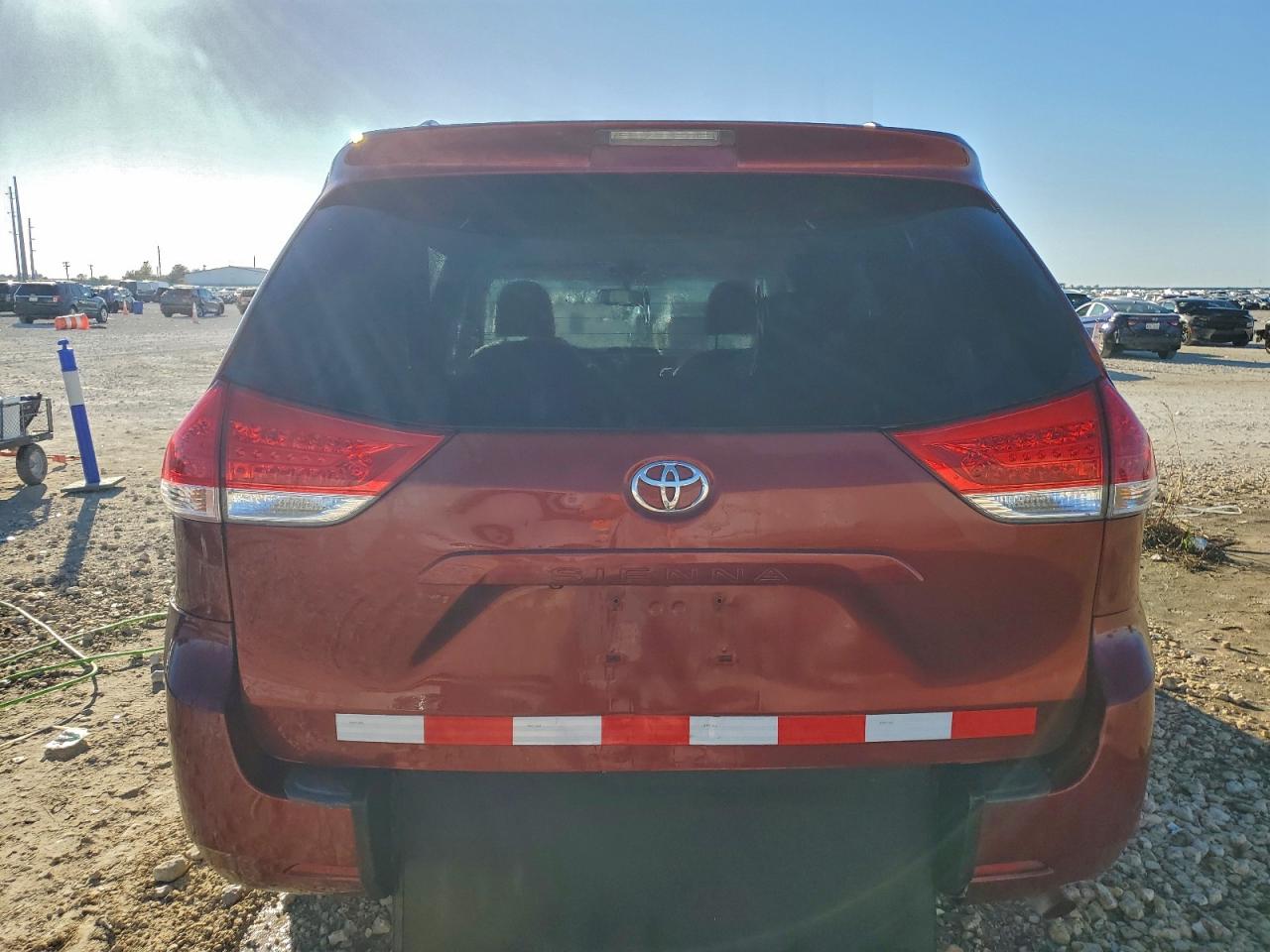 Lot #3298162269 2013 TOYOTA SIENNA LE