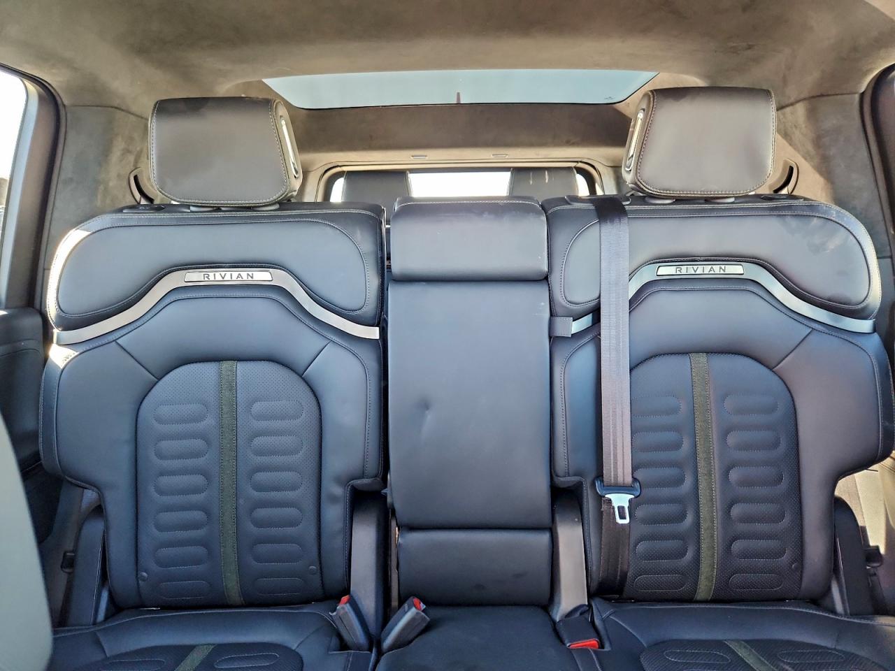 RIVIAN R1S ADVENTURE