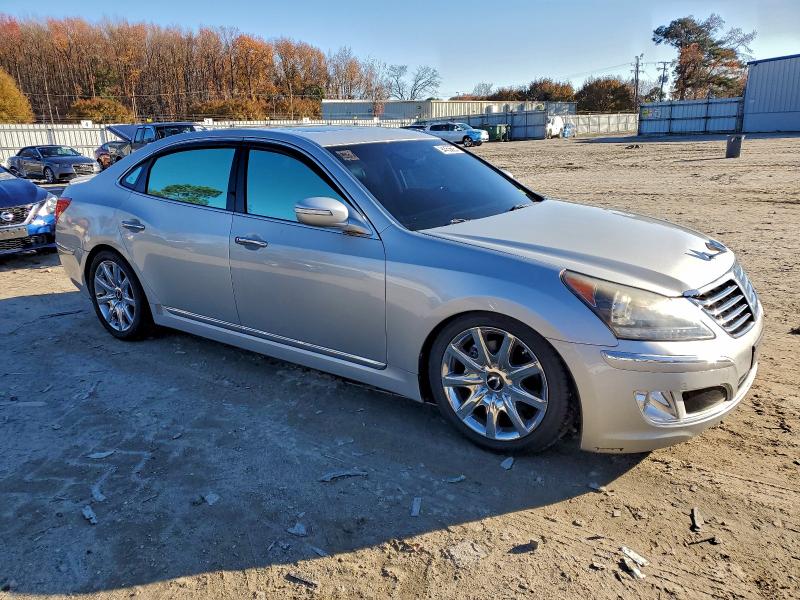 2011 HYUNDAI EQUUS SIGN #3303816457