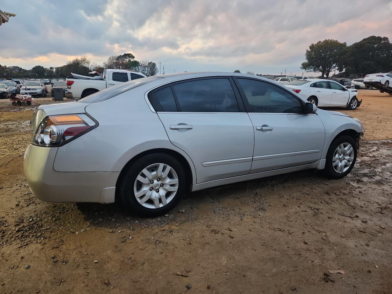 NISSAN ALTIMA BASE