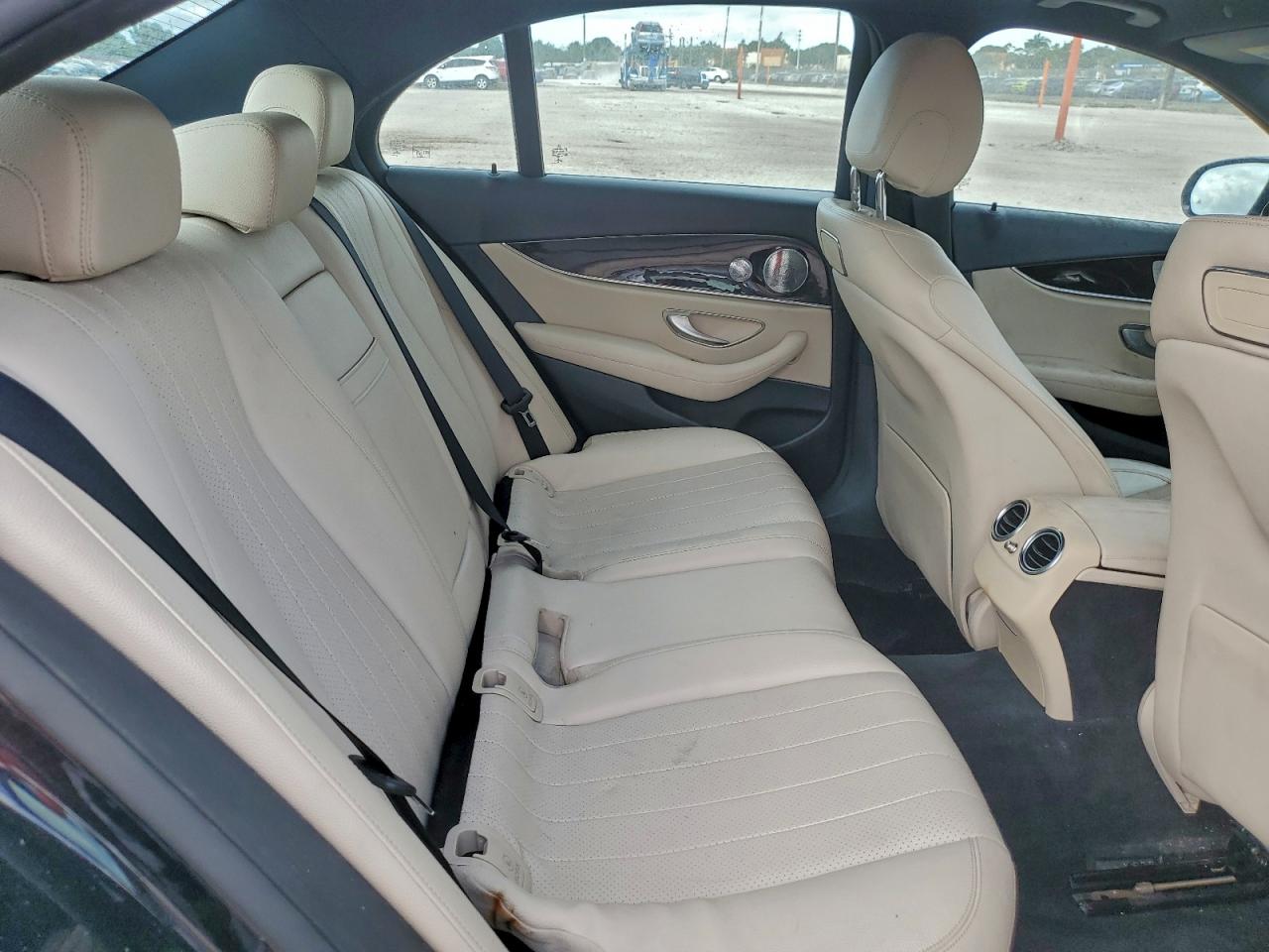 MERCEDES-BENZ E-CLASS 300