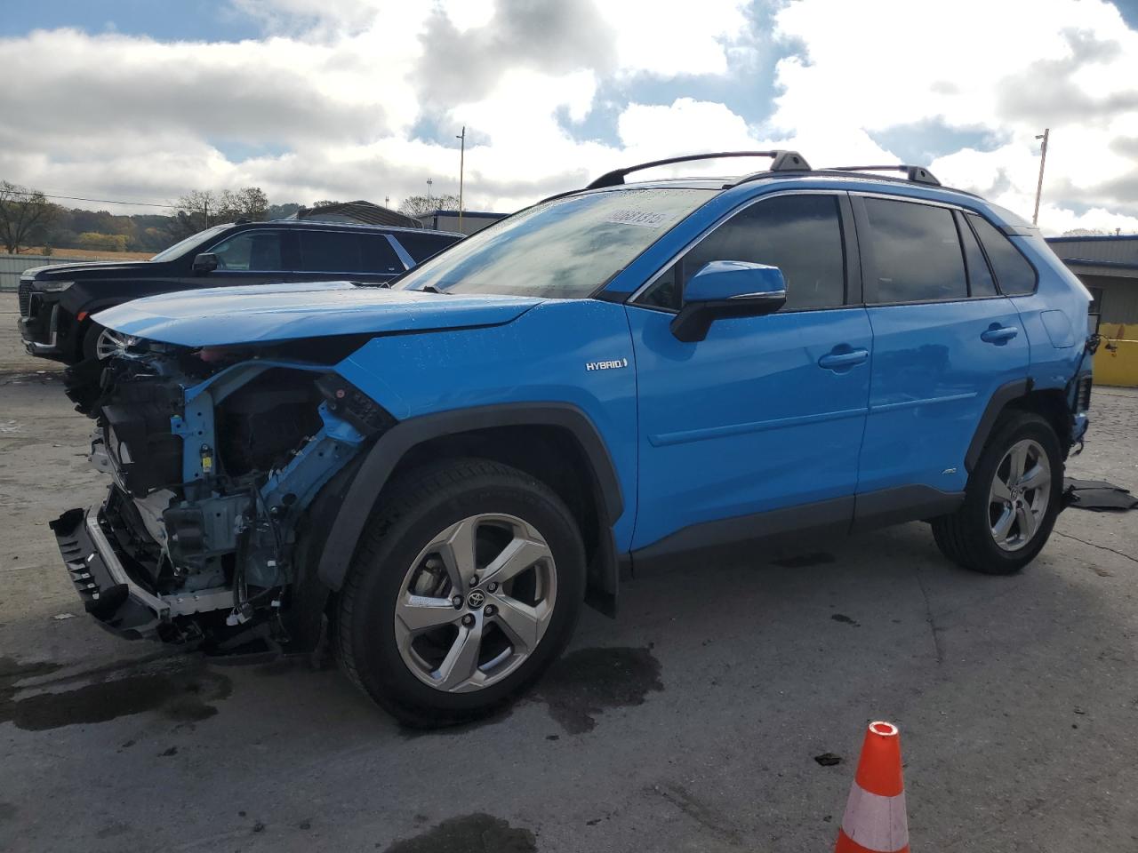 TOYOTA RAV4 XLE PREMIUM