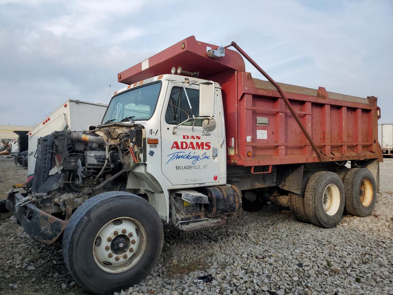 Lot #3291252038 2000 INTERNATIONAL 4000 4900