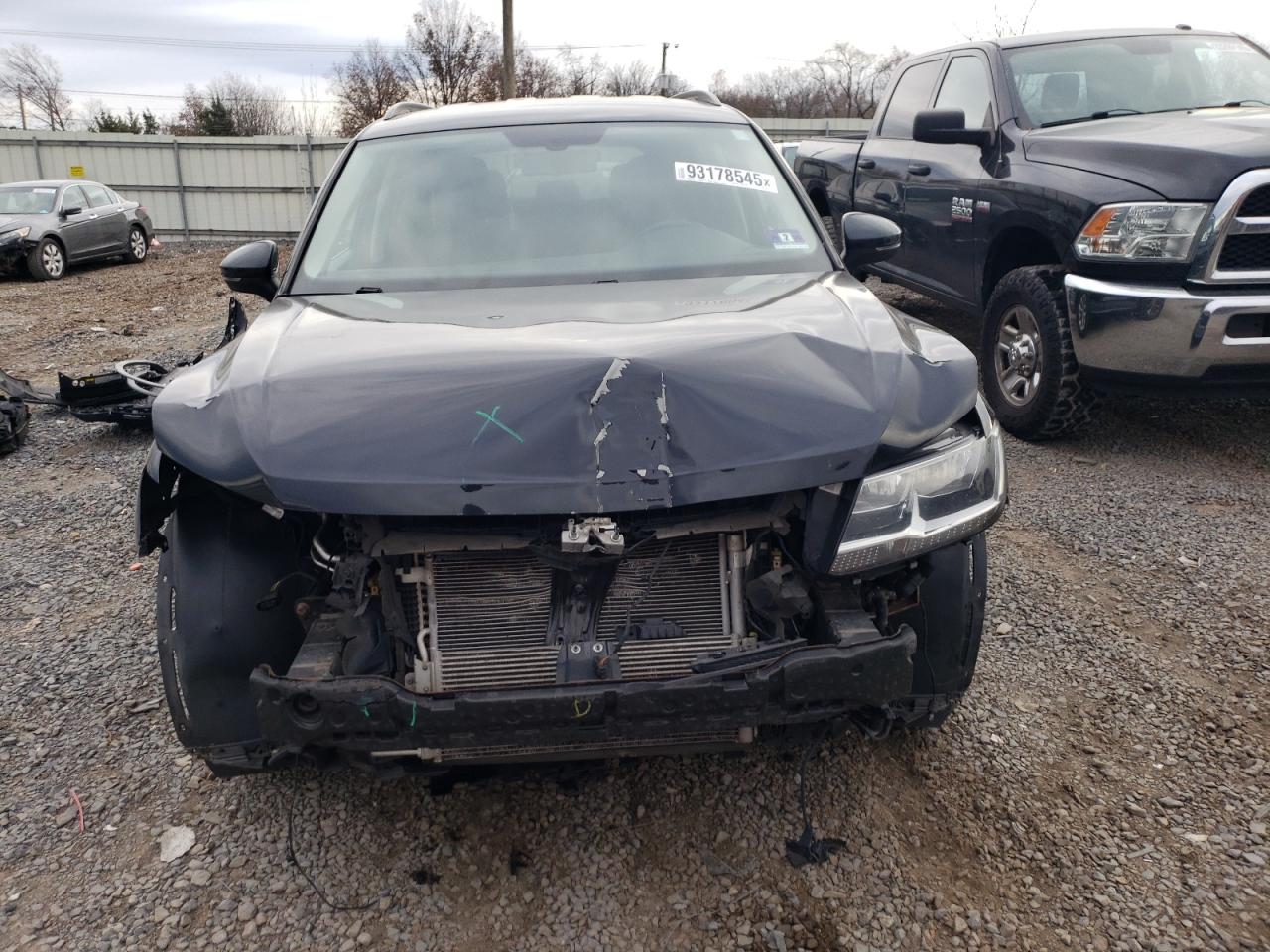 VOLKSWAGEN TIGUAN SE