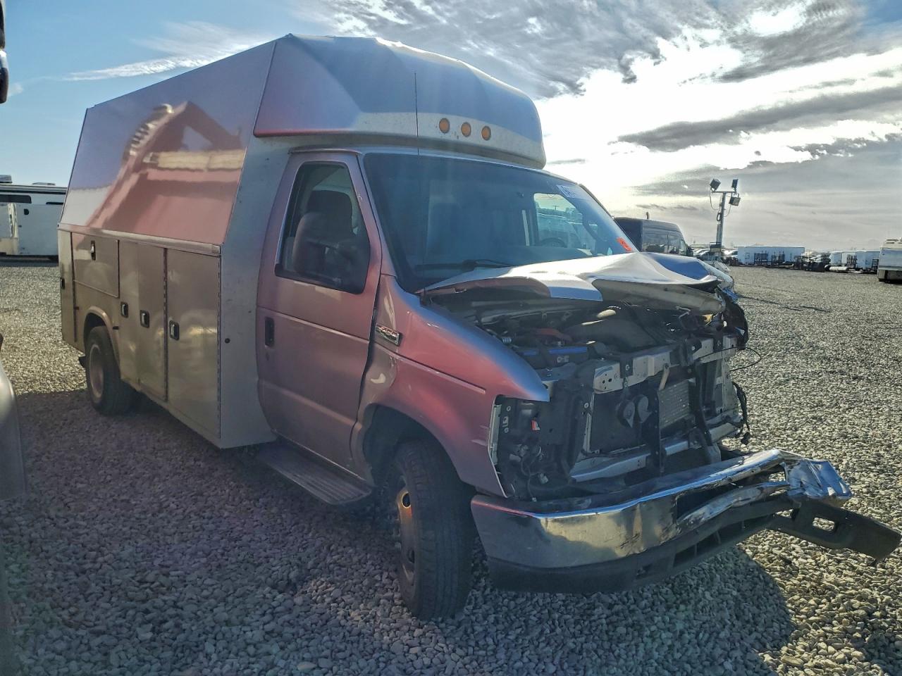 FORD ECONOLINE E450 SUPER DUTY CUTAWAY VAN