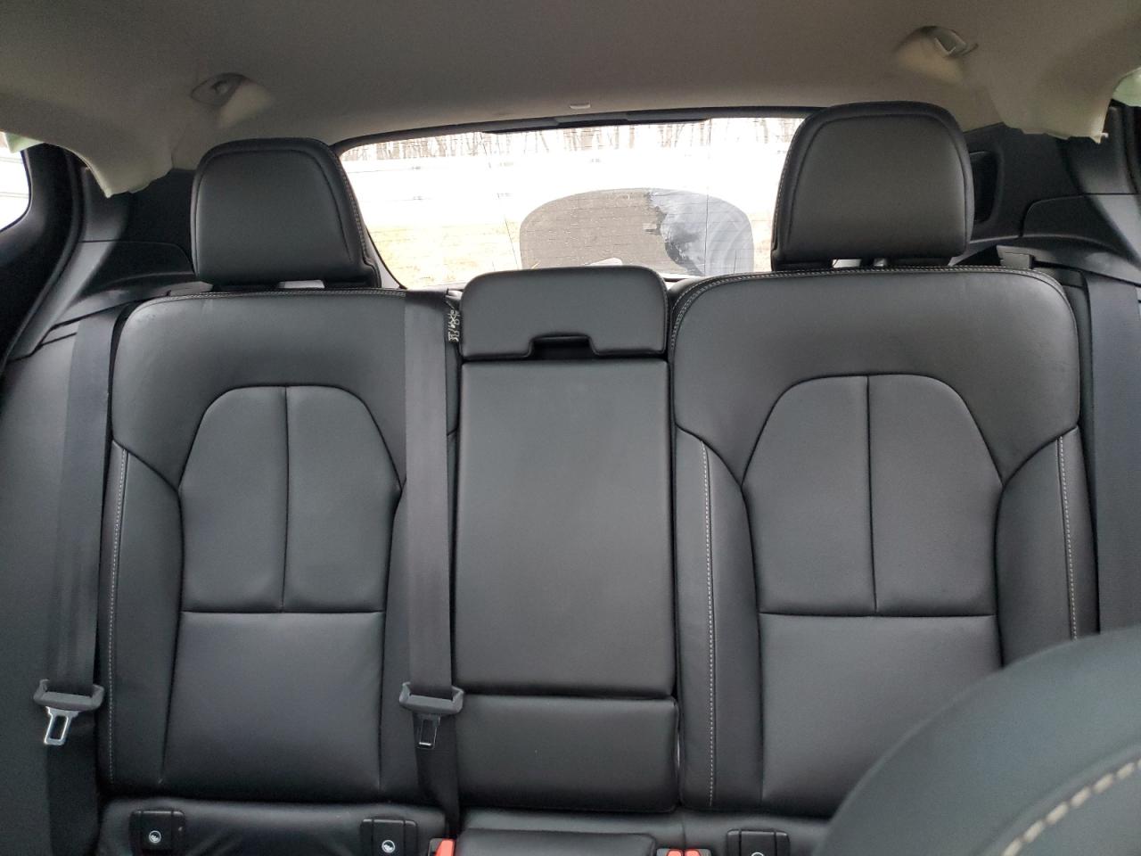 VOLVO XC40 T5 MOMENTUM