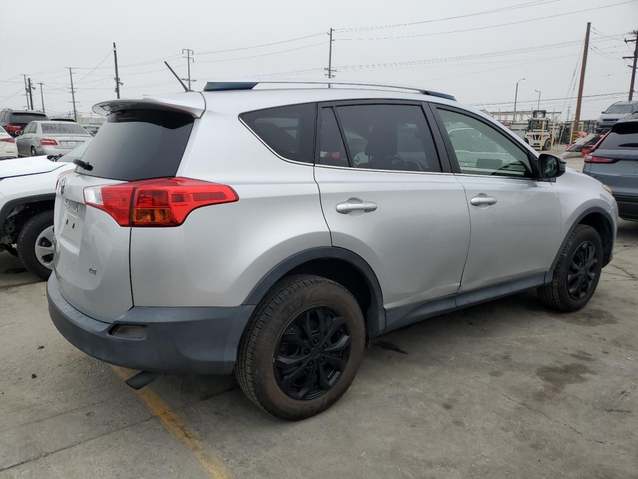 TOYOTA RAV4 LE