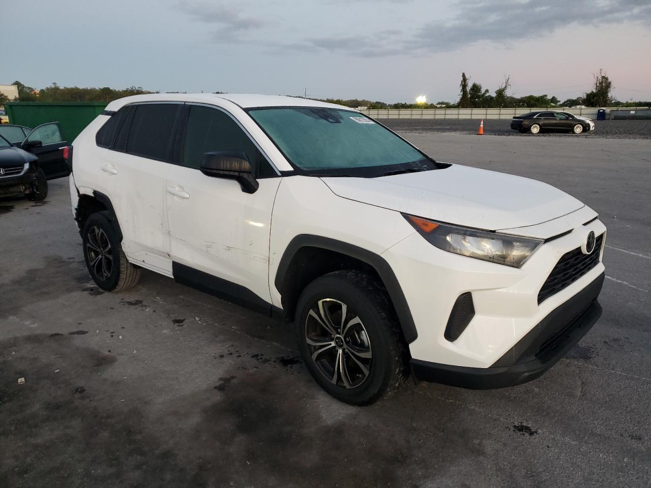 TOYOTA RAV4 LE
