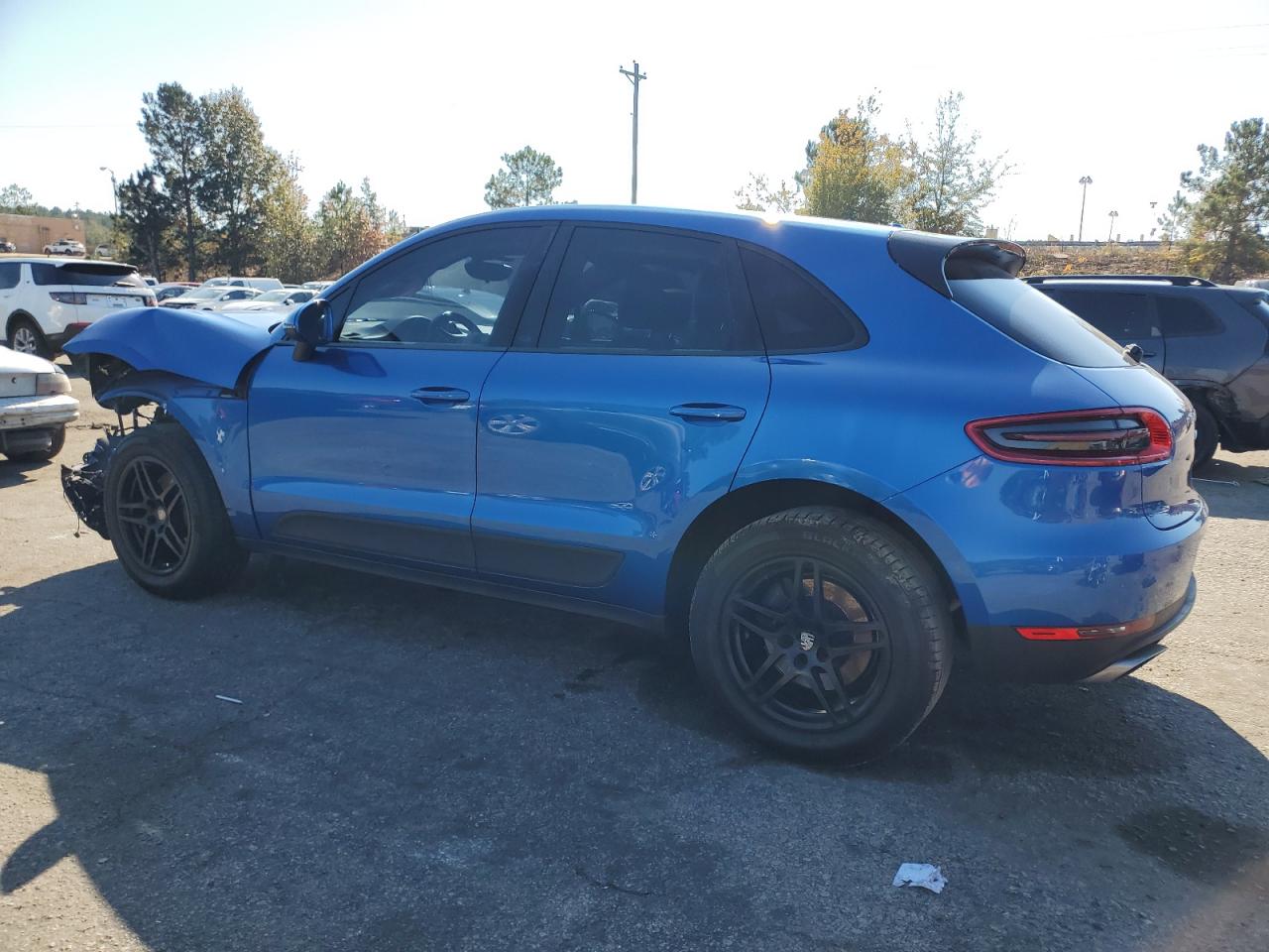 PORSCHE MACAN
