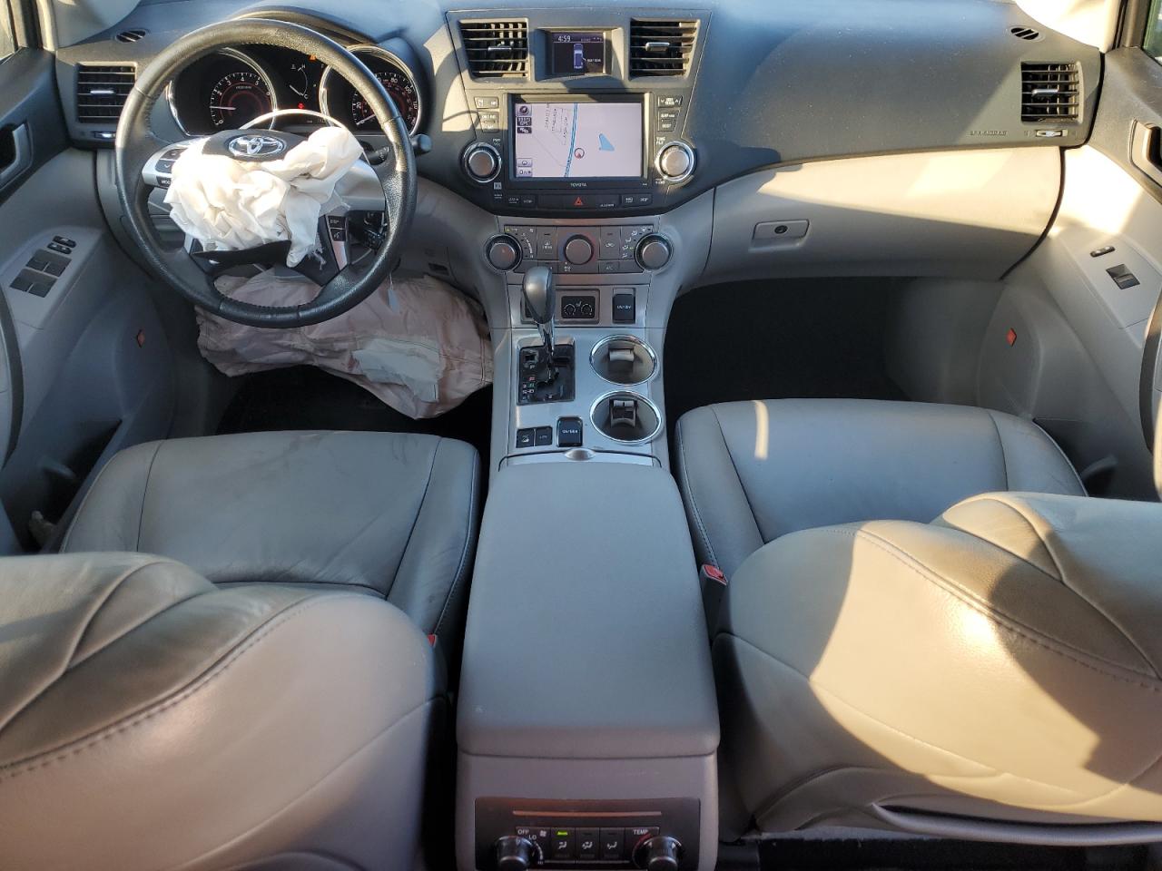 TOYOTA HIGHLANDER BASE