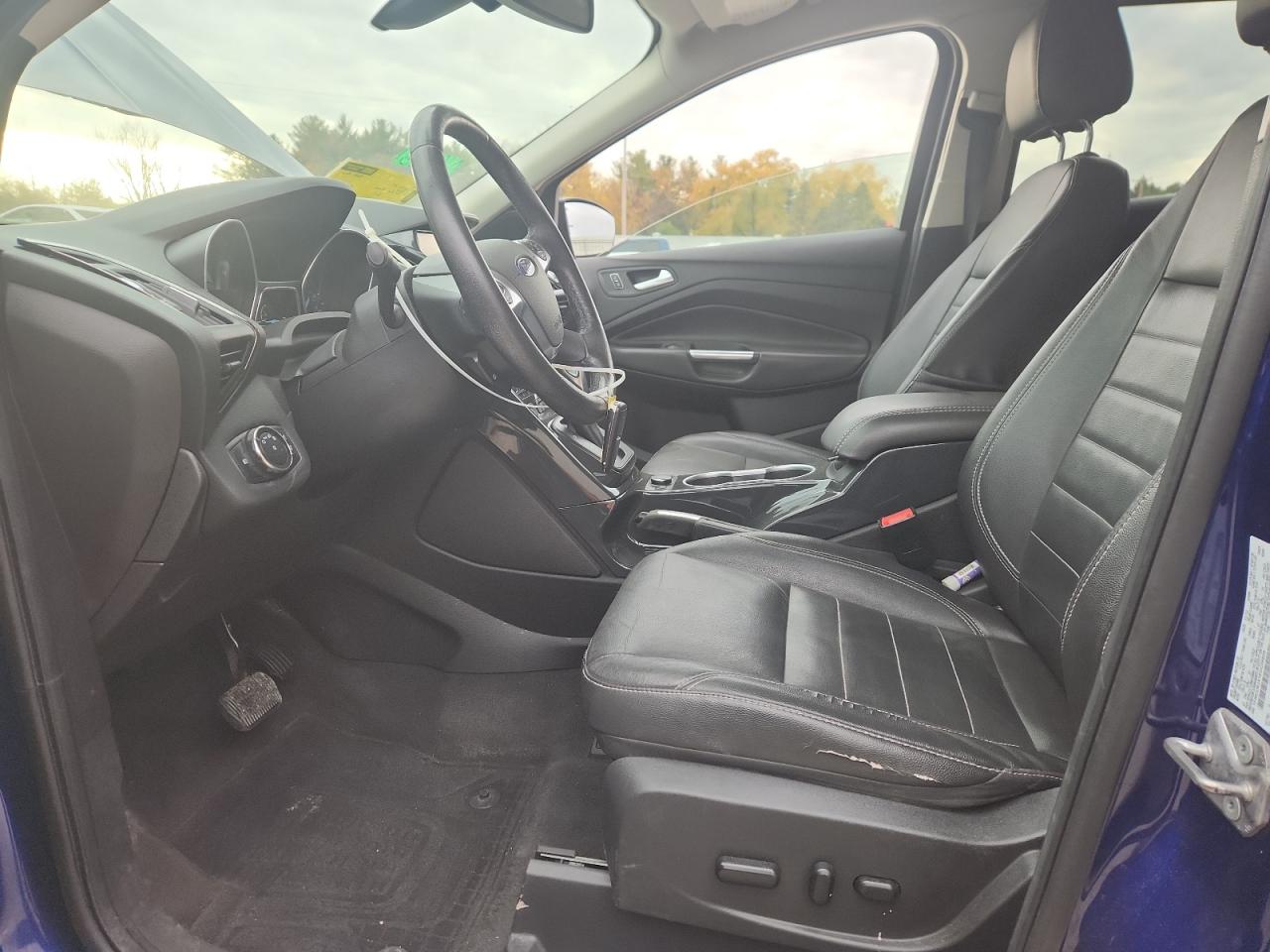 FORD ESCAPE TITANIUM