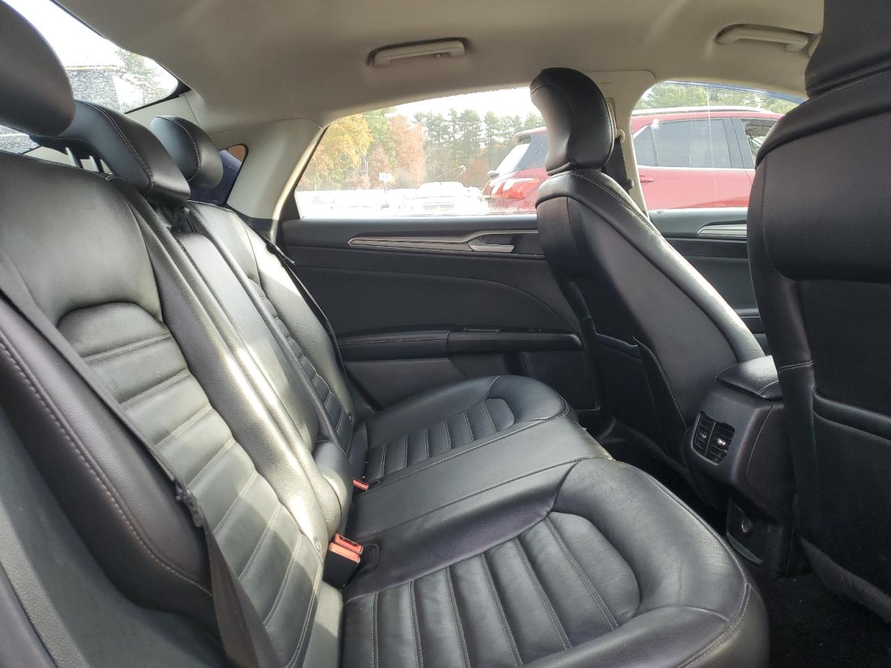 FORD FUSION SE