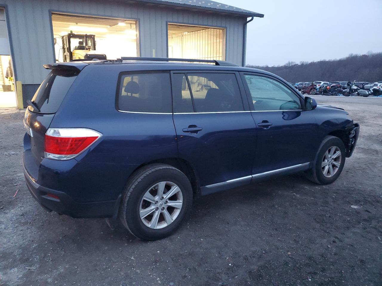 TOYOTA HIGHLANDER BASE