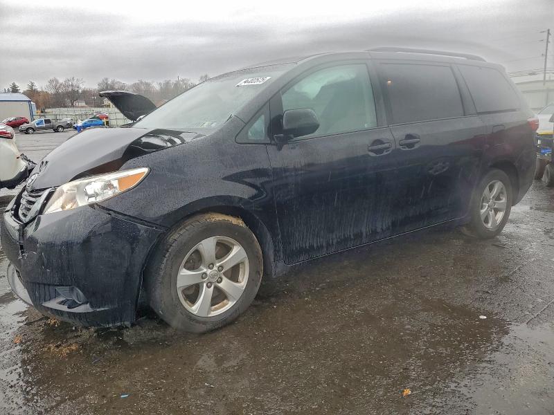 2016 TOYOTA SIENNA LE #3304670954