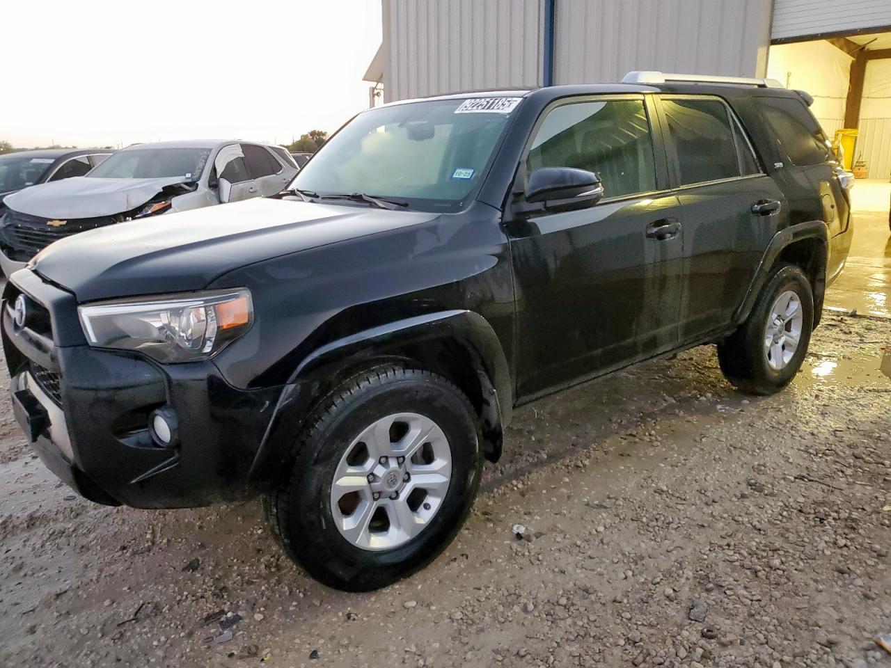 TOYOTA 4RUNNER SR5