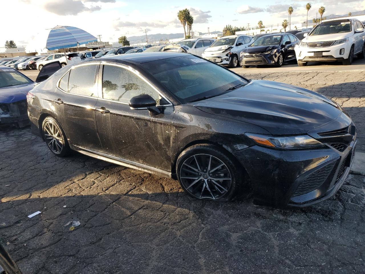TOYOTA CAMRY SE NIGHT SHADE