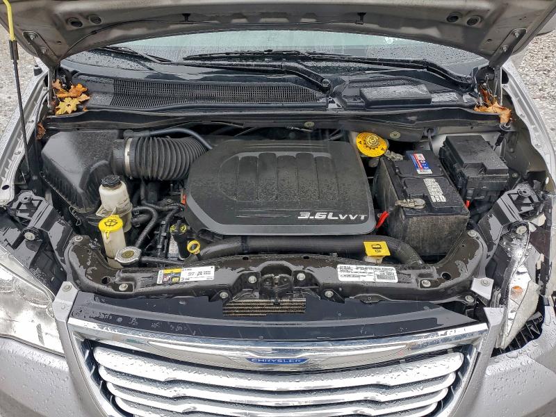 2016 CHRYSLER TOWN & COU #3301605747