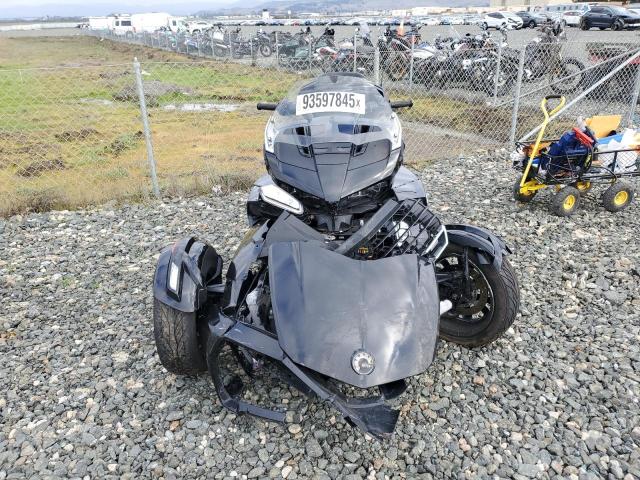 2017 CAN-AM SPYDER ROA #3297322377