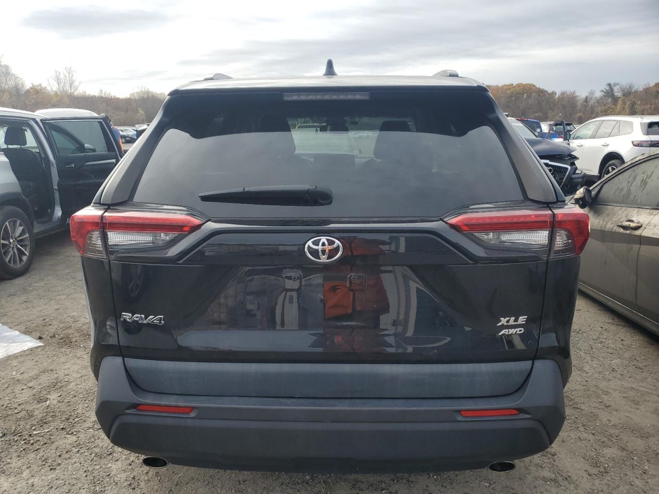 TOYOTA RAV4 XLE
